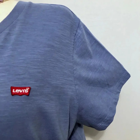 Levi's NWT Blue Perfect Crew Graphic Tee Women XL - Picture 3 of 8